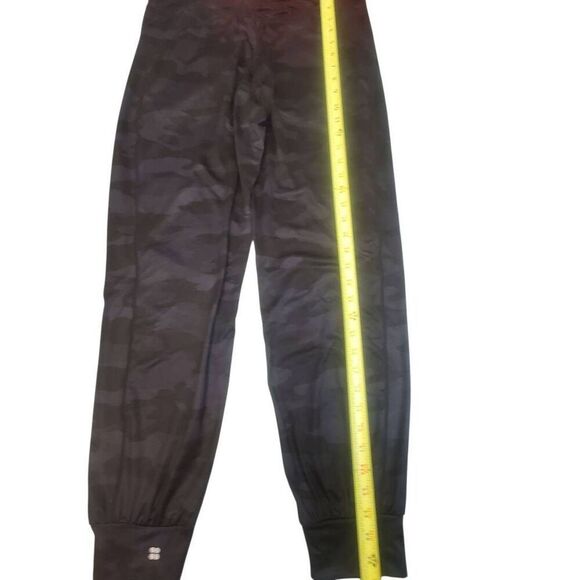 Sweaty Betty Garudasana Black Camo Yoga Athletic Pants Size M - Picture 8 of 9
